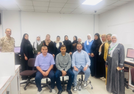 مركز التعلم الإلكتروني يعقد ورشة تدريبية لمدرسي مساق العلوم العسكرية